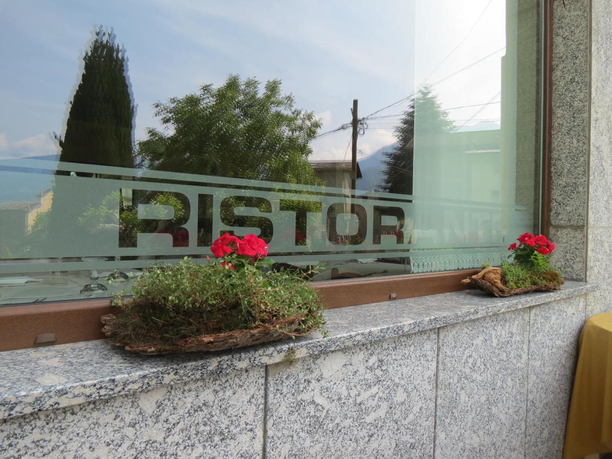 Albergo Ristorante Innocenti Ardenno Exterior foto